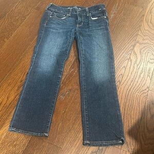 american eagle (size 2) capri jeans!